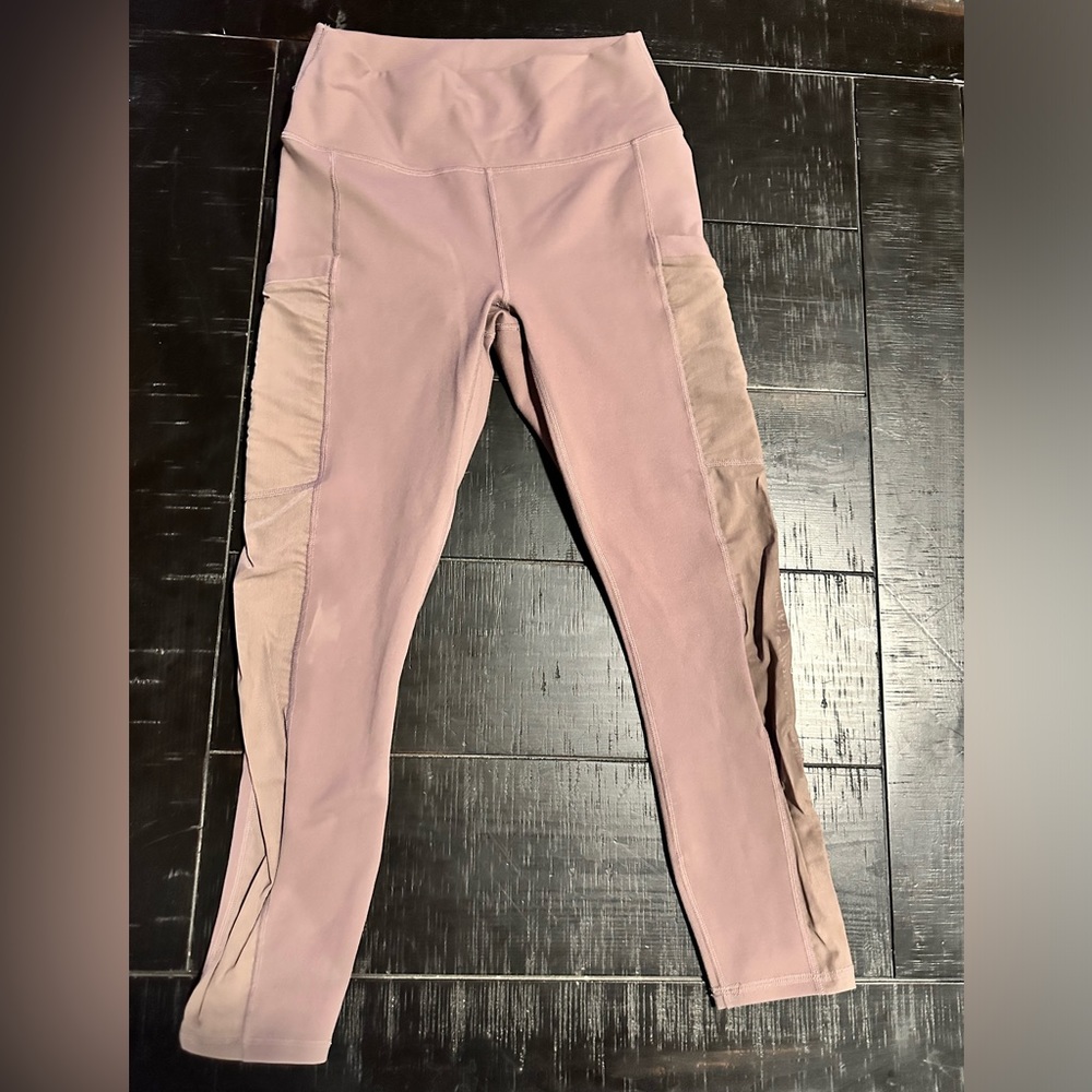Taupe cropped leggings with side mesh and pockets
